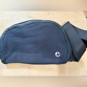 HALARA Black Crossbody Belt Bag